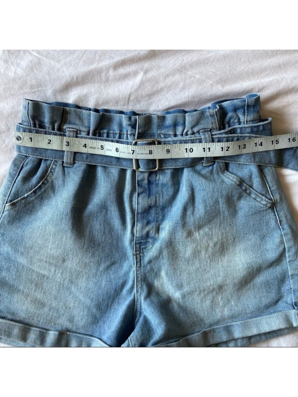 Paperbag waist light blue denim shorts with belt - Picture 4 of 4